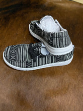 Load image into Gallery viewer, Tribal shoes - Gypsy Jazz - Aztec Black/white
